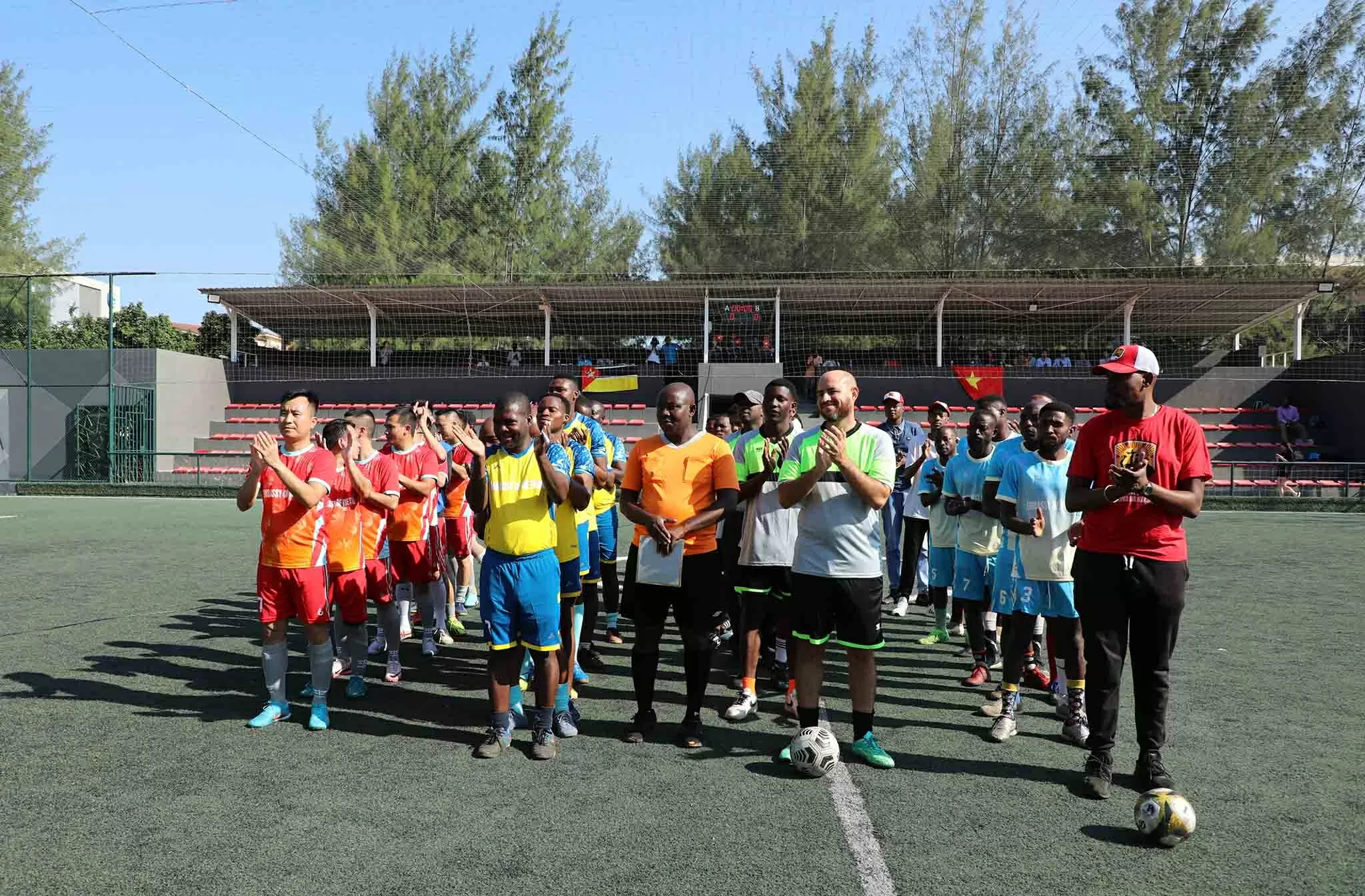 Đại sứ quán Việt Nam tại Mozambique tổ chức Giải bóng đá hữu nghị