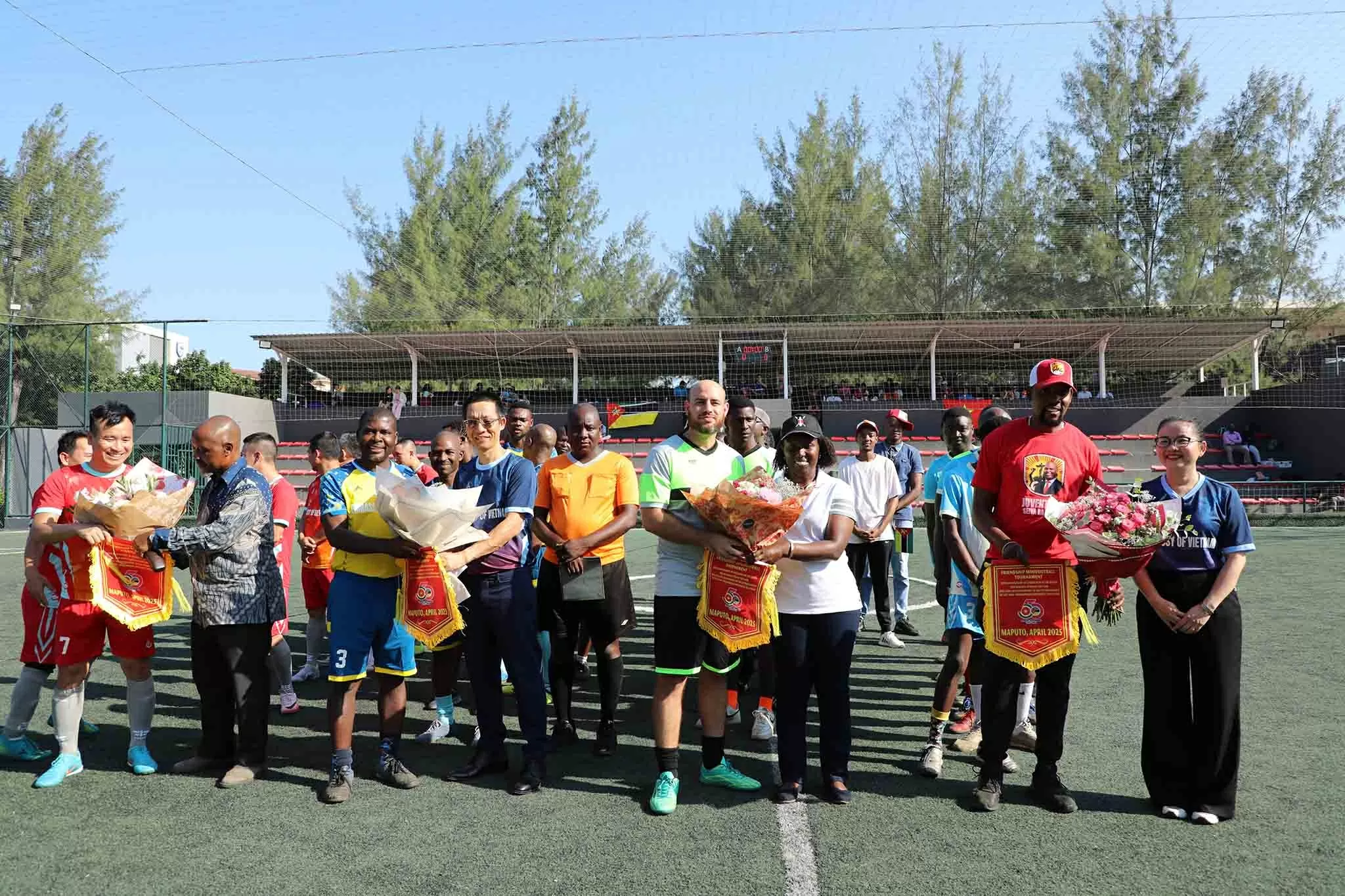 Đại sứ quán Việt Nam tại Mozambique tổ chức Giải bóng đá hữu nghị