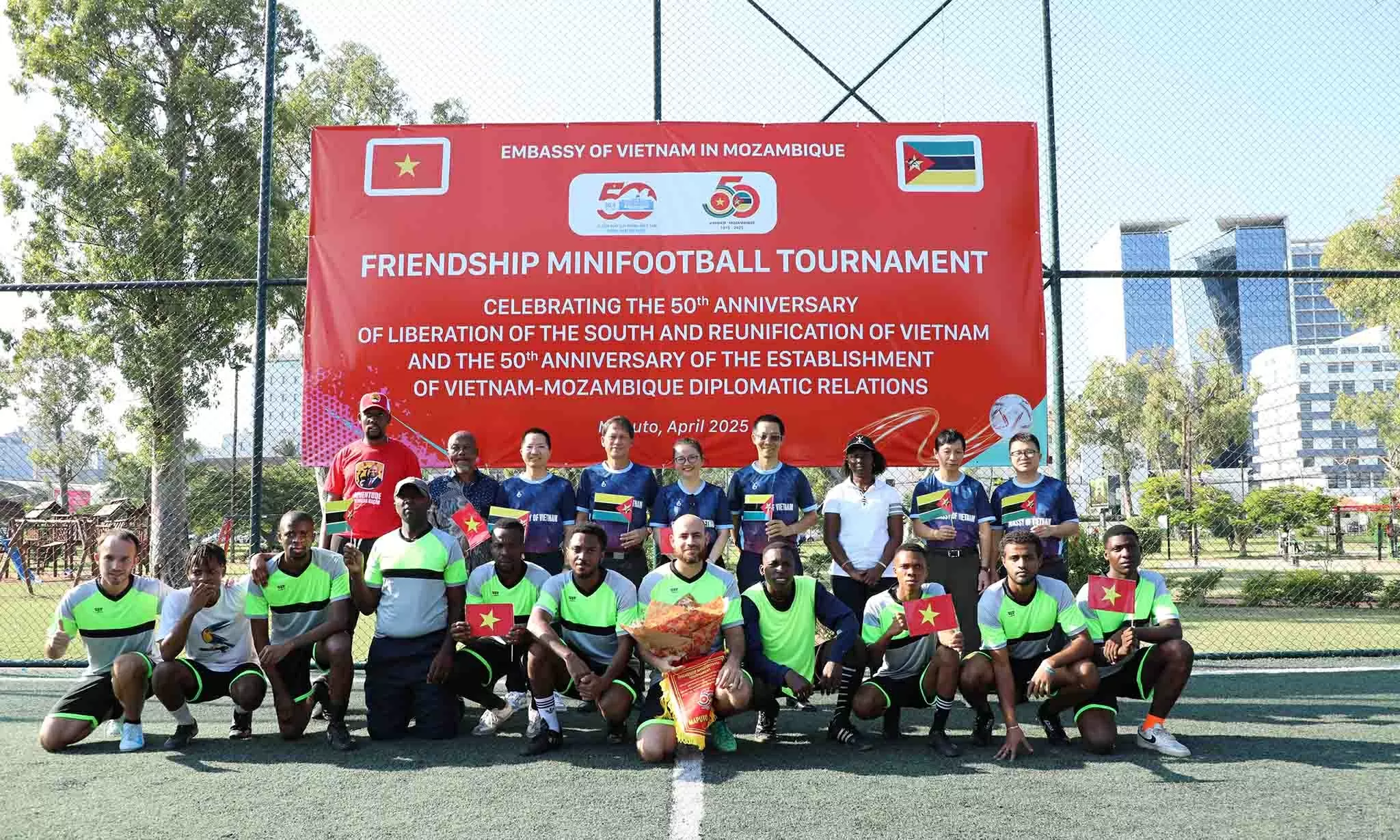 Đại sứ quán Việt Nam tại Mozambique tổ chức Giải bóng đá hữu nghị Đại sứ quán Việt Nam tại Mozambique tổ chức Giải bóng đá hữu nghị