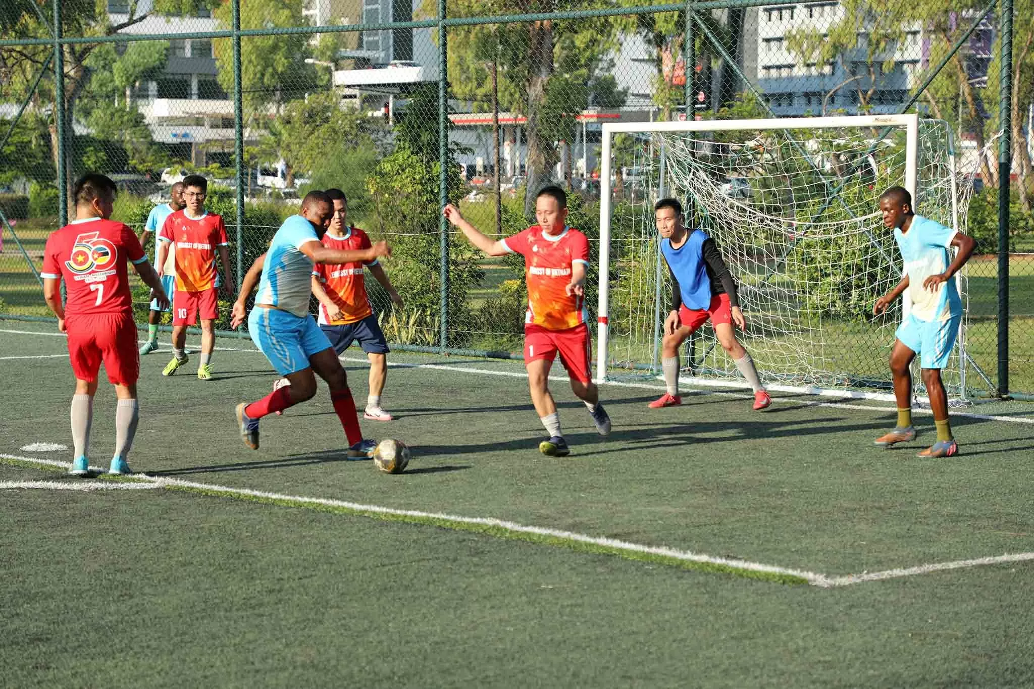 Đại sứ quán Việt Nam tại Mozambique tổ chức Giải bóng đá hữu nghị