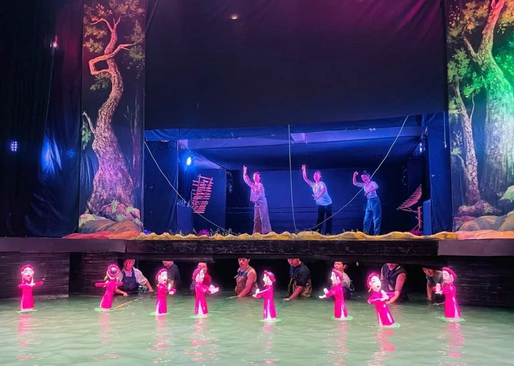 Nghệ sĩ múa rối miệt mài tập luyện chương trình nghệ thuật mừng ngày thống nhất đất nước Nghệ sĩ múa rối miệt mài tập luyện chương trình nghệ thuật mừng ngày thống nhất đất nước