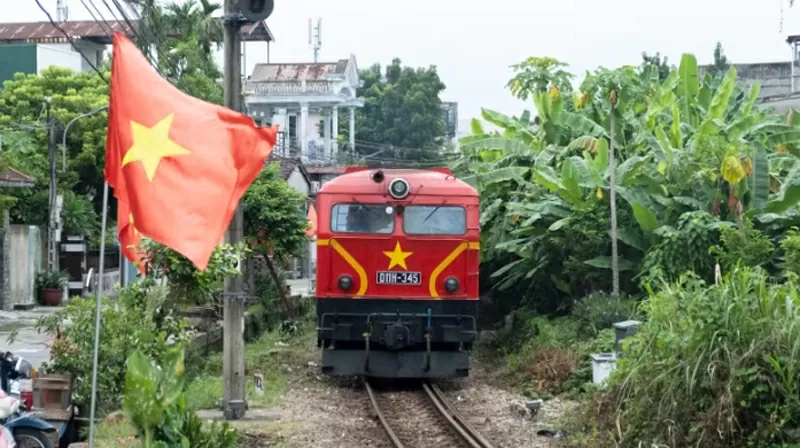 Chuyến tàu Thống Nhất - Hành trình xuyên Việt qua những dấu ấn lịch sử