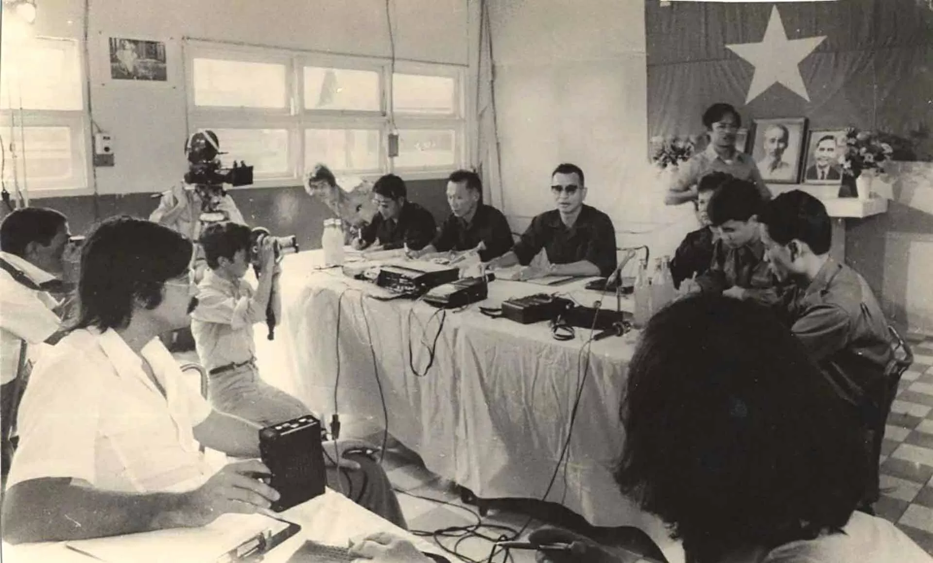 Họp báo tuyên bố sáu điểm của CPCMLTCHMNVN, Trại Davis, Tân Sơn Nhất, ngày 23/3/1974. (Ảnh tư liệu)