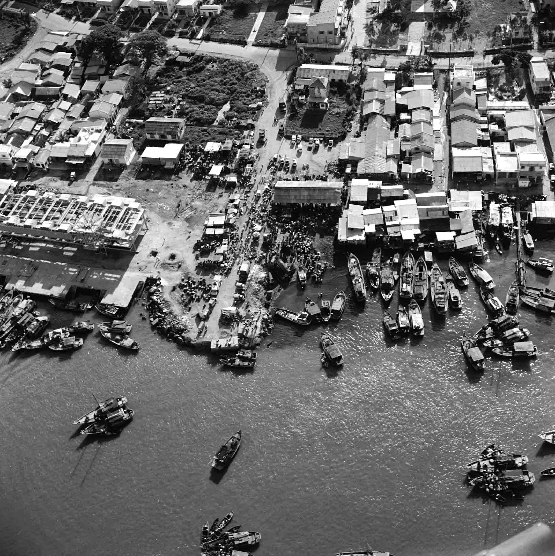 TP. Hồ Chí Minh: Từ hàn gắn vết thương chiến tranh đến đầu tàu kinh tế cả nước