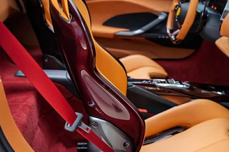Siêu xe Ferrari 296 GTS có khả năng tăng tốc từ 0-100 km/h chỉ trong 2,9 giây