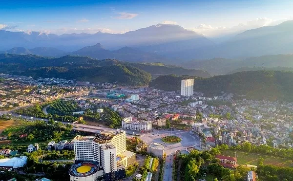 Lào Cai sở hữu những lợi thế riêng biệt, cùng nhiều tiềm năng, thế mạnh mang tính so sánh cao, thuận lợi cho phát triển kinh tế - xã hội. (Nguồn: VGP)