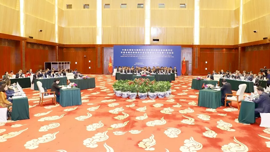 Hội nghị thường niên lần thứ 4 giữa Bí thư Tỉnh ủy các tỉnh Lào Cai, Hà Giang, Lai Châu, Điện Biên (Việt Nam) và Bí thư Tỉnh ủy Vân Nam (Trung Quốc) tại thành phố Côn Minh, tỉnh Vân Nam, Trung Quốc, ngày 12/6/2024. (Nguồn: Báo Lào Cai)