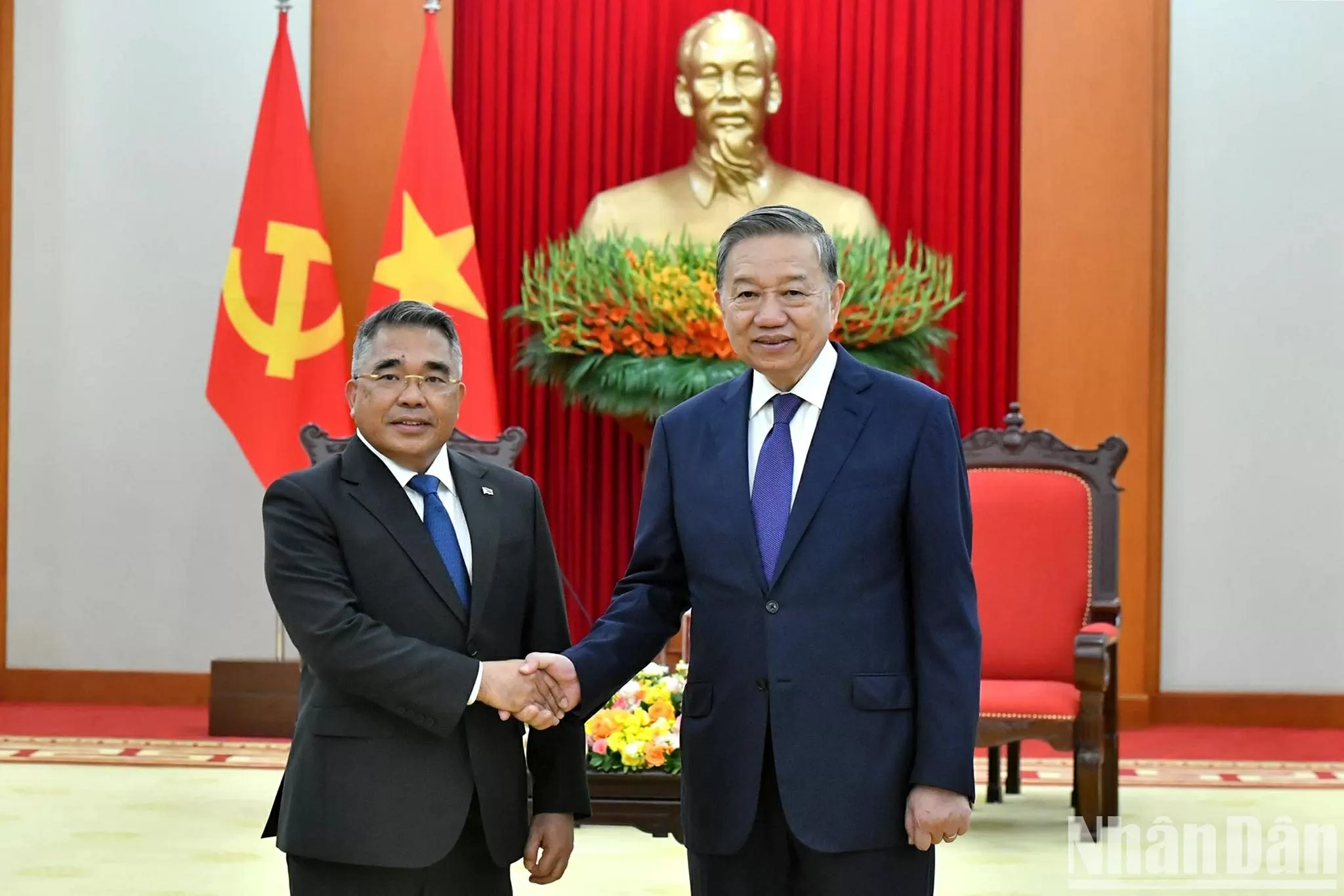 Tổng Bí thư Tô Lâm tiếp Đại sứ Philippines Meynardo Los Banos Montealegre. (Nguồn: Báo Nhân dân) Tổng Bí thư Tô Lâm tiếp Đại sứ Philippines Meynardo Los Banos Montealegre. (Nguồn: Báo Nhân dân)