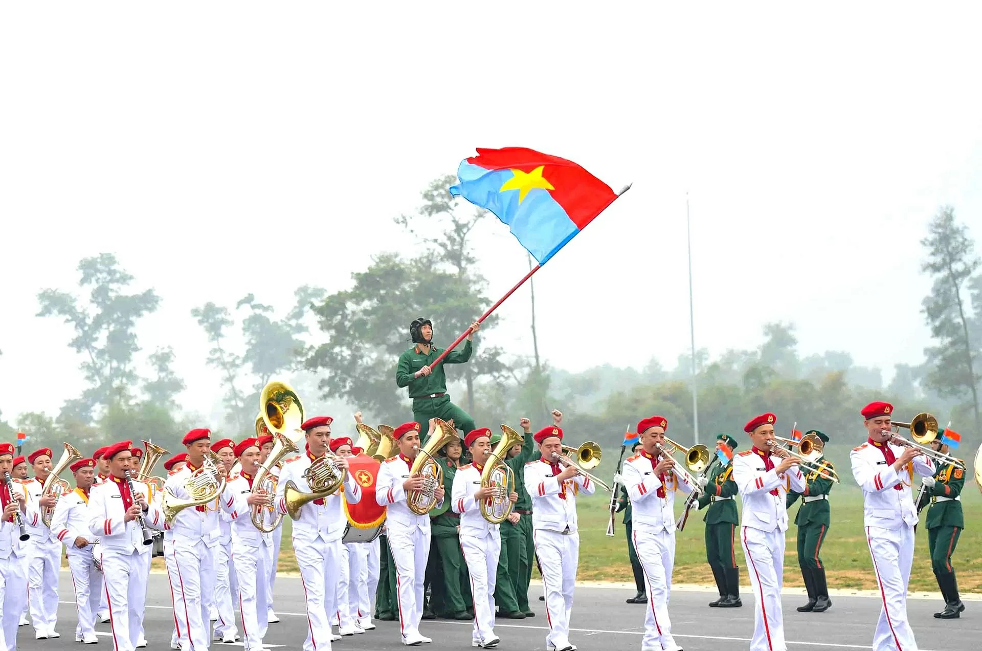 Thống nhất non sông, mở ra tương lai tươi sáng Thống nhất non sông, mở ra tương lai tươi sáng