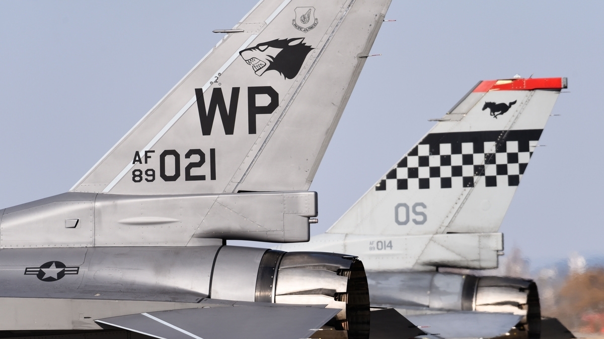 my do don hang chuc f 16 den han quoc hong lap phi doi sieu cap quyet dinh duy tri nhom tham van hat nhan song phuong