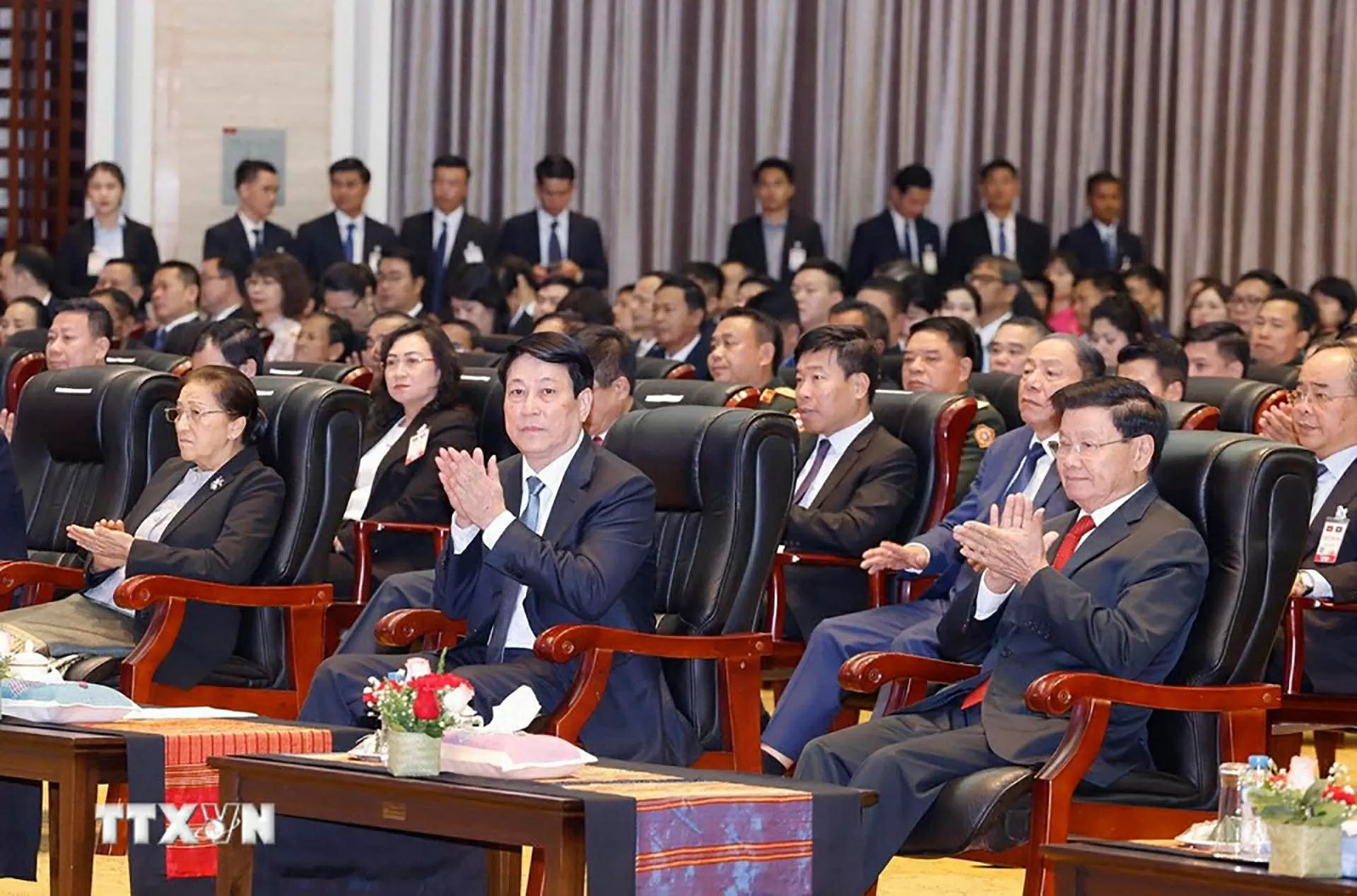 Giao lưu hữu nghị ‘Việt-Lào hai nước chúng ta, tình sâu hơn nước Hồng Hà-Cửu Long’