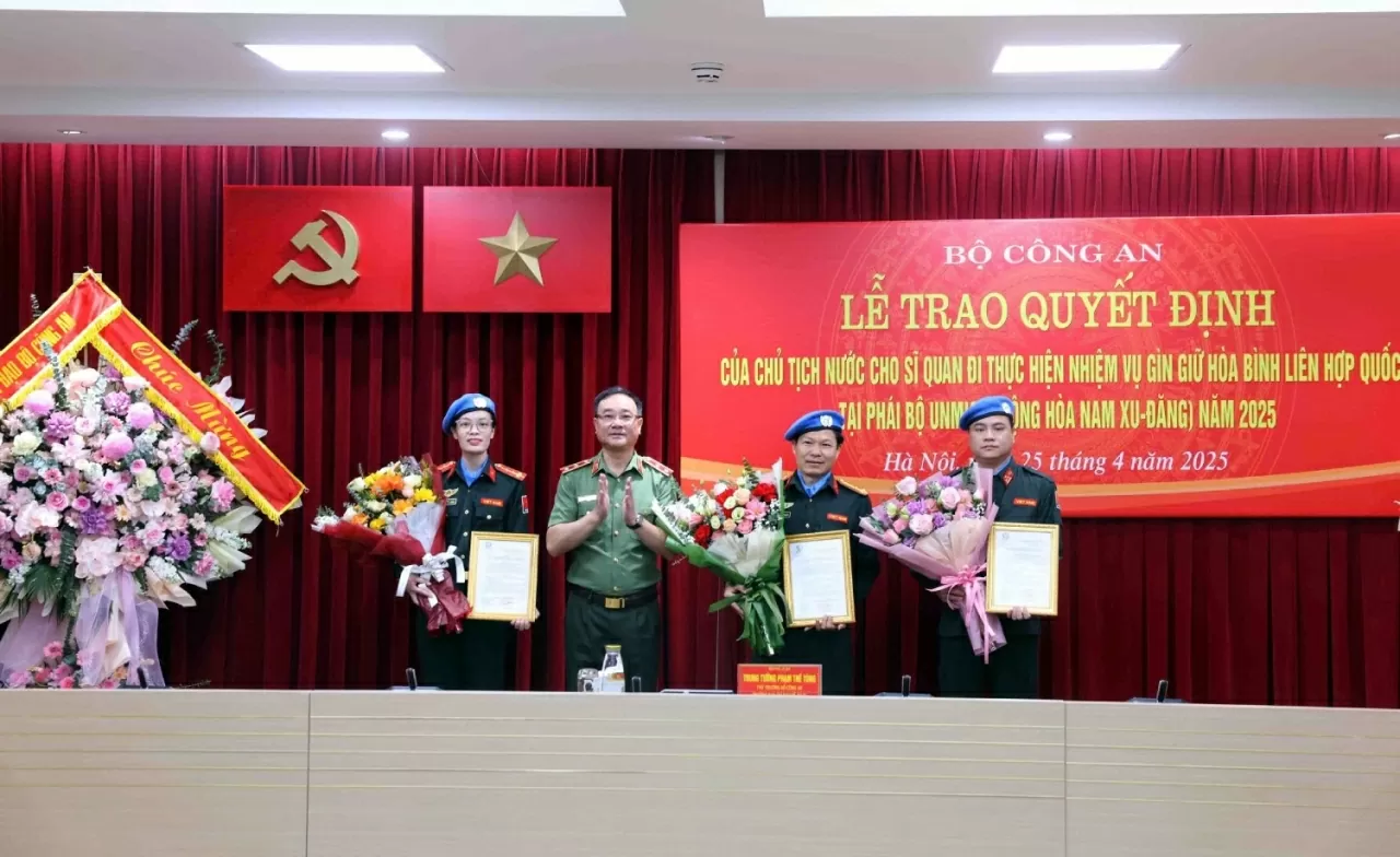 Ba sĩ quan Công an thuộc Tổ công tác số 5 sẽ lên đường tham gia gìn giữ hòa bình Liên hợp quốc vào đúng dịp kỷ niệm 50 năm Ngày giải phóng miền Nam, thống nhất đất nước (30/4/1975 – 30/4/2025). (Nguồn: FPU1)