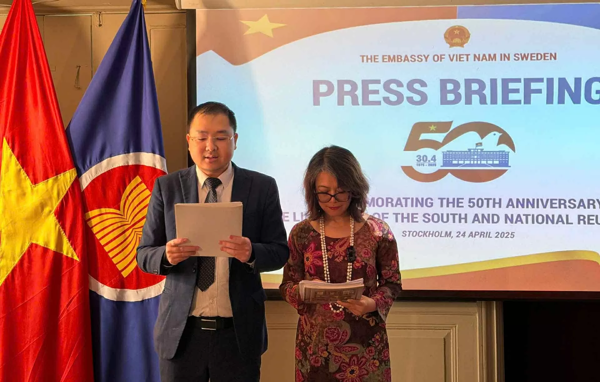 Đại sứ quán Việt Nam tại Thụy Điển tổ chức họp báo và chiếu phim kỷ niệm 50 năm Đại thắng mùa Xuân 1975 Đại sứ quán Việt Nam tại Thụy Điển tổ chức họp báo và chiếu phim kỷ niệm 50 năm Đại thắng mùa Xuân 1975