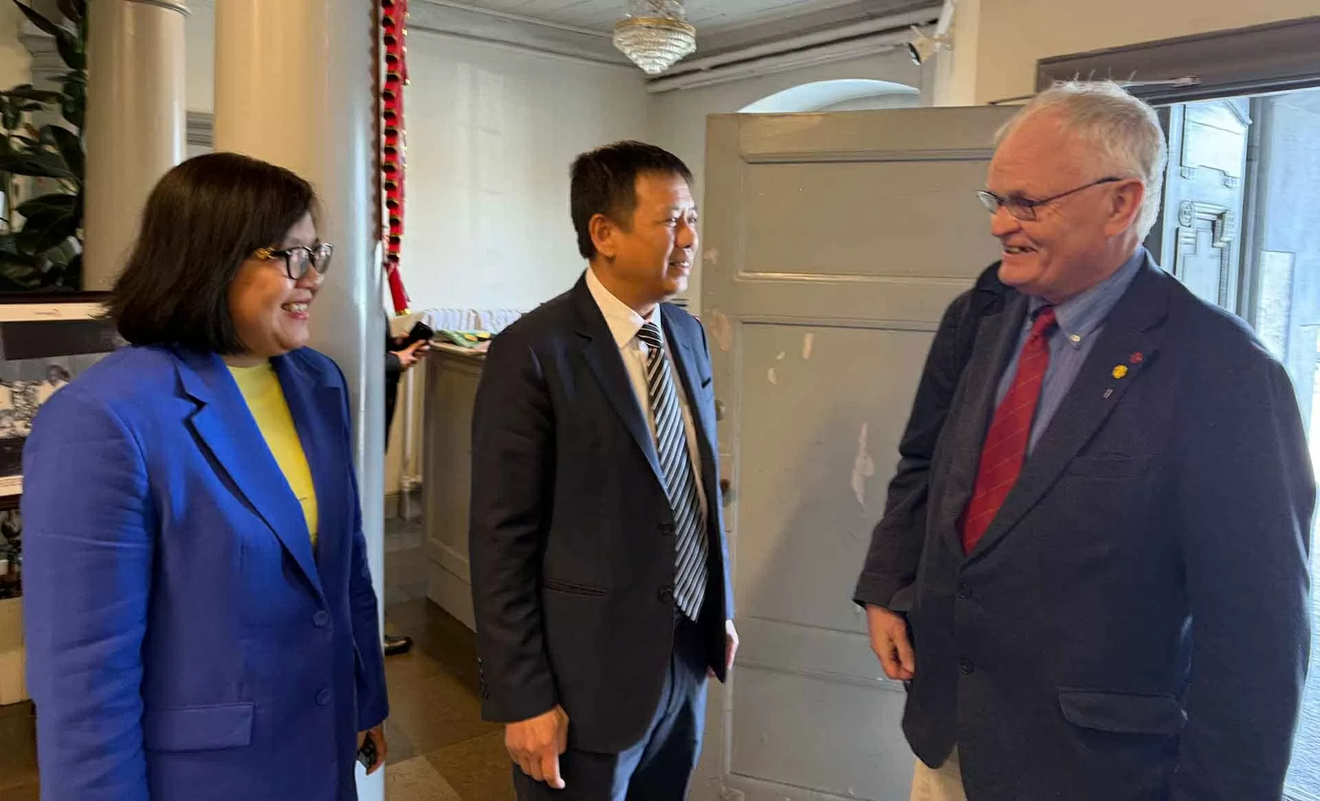 Đại sứ quán Việt Nam tại Thụy Điển tổ chức họp báo và chiếu phim kỷ niệm 50 năm Đại thắng mùa Xuân 1975 Đại sứ quán Việt Nam tại Thụy Điển tổ chức họp báo và chiếu phim kỷ niệm 50 năm Đại thắng mùa Xuân 1975