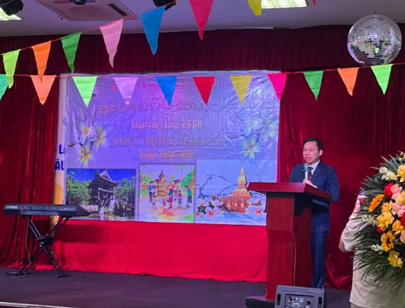PGS, TS. Lưu Văn Quảng phát biểu tại lễ Tết Bunpimay năm 2025 do HVBC&TT tổ chức. Ảnh: Linh Nhi