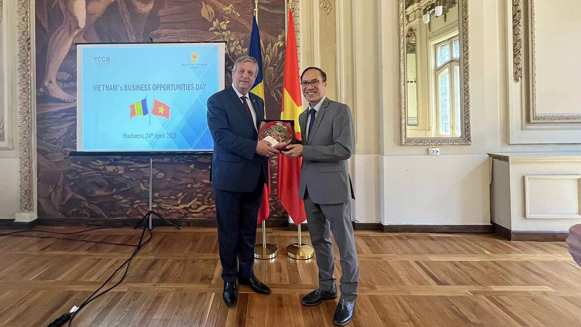 Việt Nam-Romania: Nhanh chóng hiện thực hóa mục tiêu đạt 1 tỷ USD kim ngạch thương mại song phương Việt Nam Romania: Nhanh chóng hiện thực hóa mục tiêu đạt 1 tỷ USD kim ngạch thương mại song phương