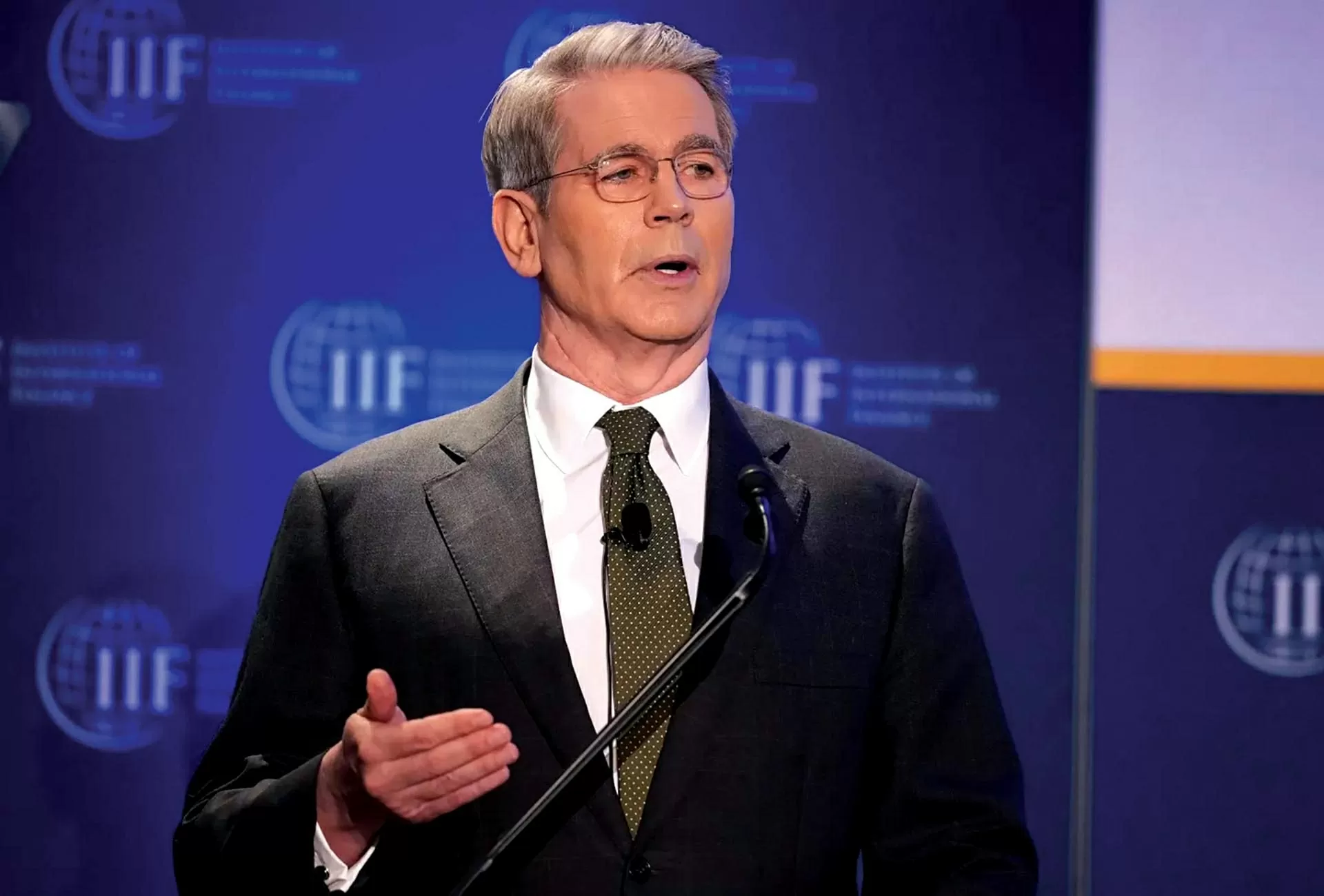 Bộ trưởng Tài chính Mỹ Scott Bessent phát biểu tại Diễn đàn Triển vọng Toàn cầu của Viện Tài chính Quốc tế (IIF) ngày 23/4. (Nguồn: Getty Images)