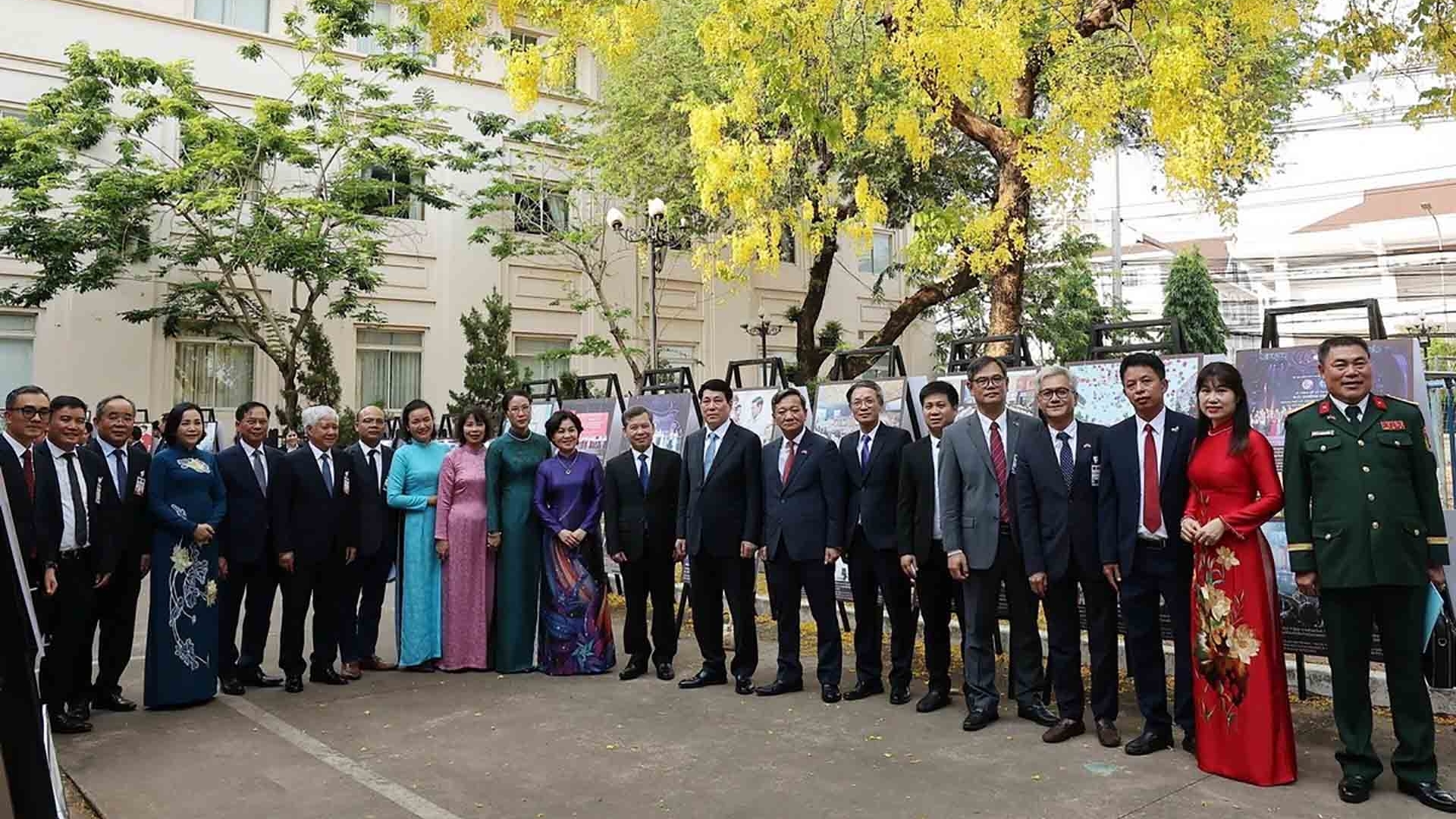 chu tich nuoc luong cuong tham dai su quan viet nam tai lao