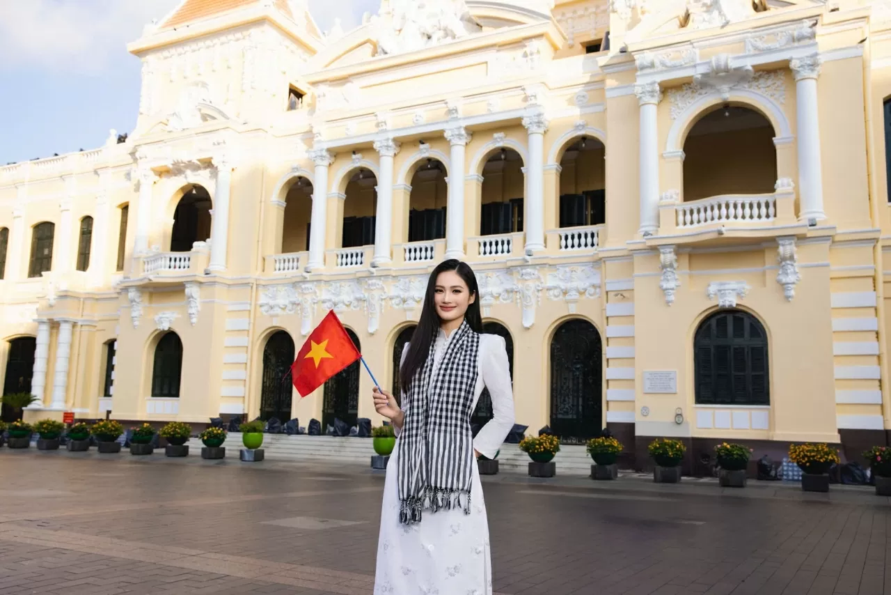 Hoa hậu Ý Nhi, Đỗ Thị Hà... đồng loạt đăng ảnh hướng về Ngày 30/4 Hoa hậu Ý Nhi, Đỗ Thị Hà... đồng loạt đăng ảnh hướng về Ngày 30/4