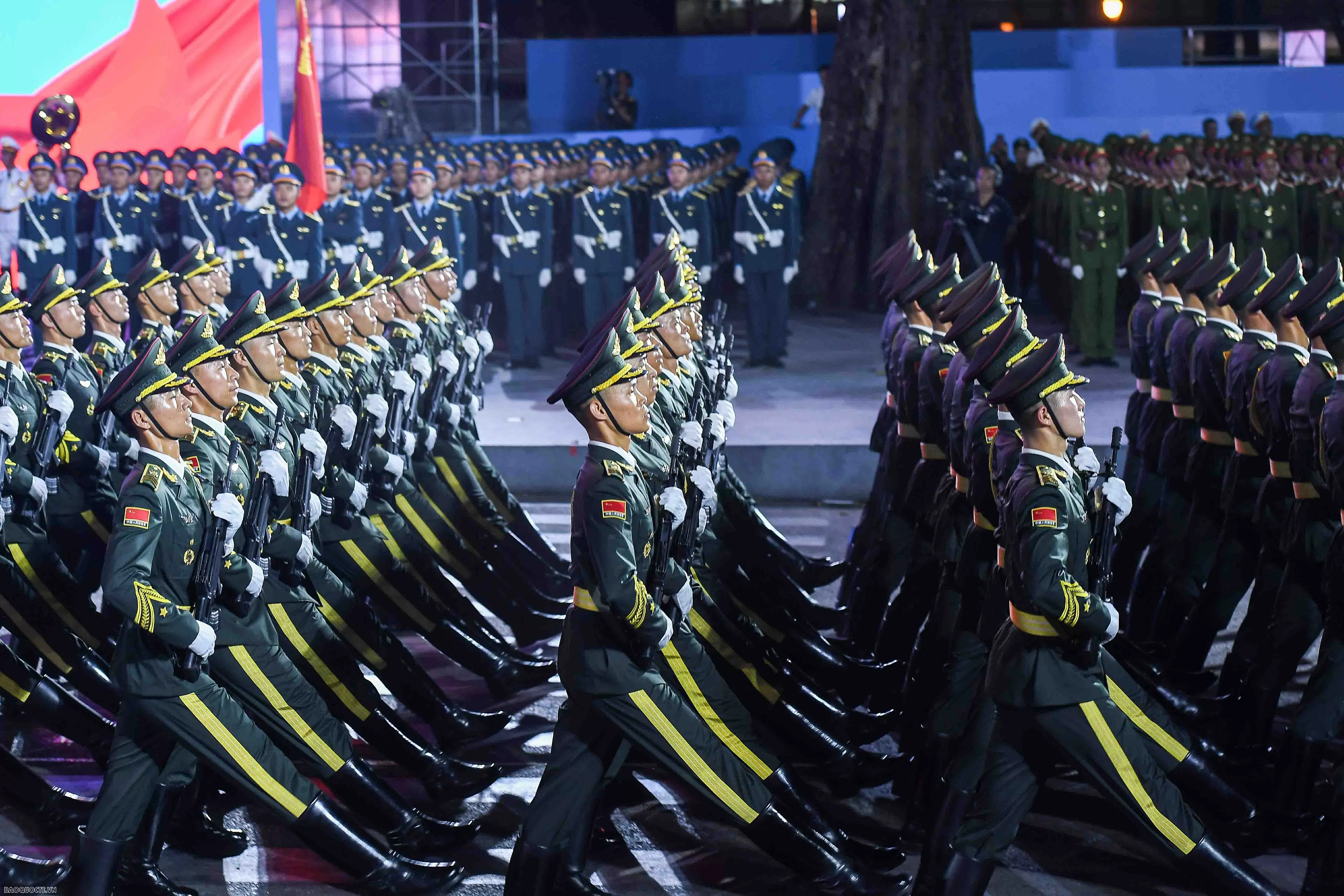 Hình ảnh quân đội Trung Quốc, Lào và Campuchia diễu binh tại Việt Nam