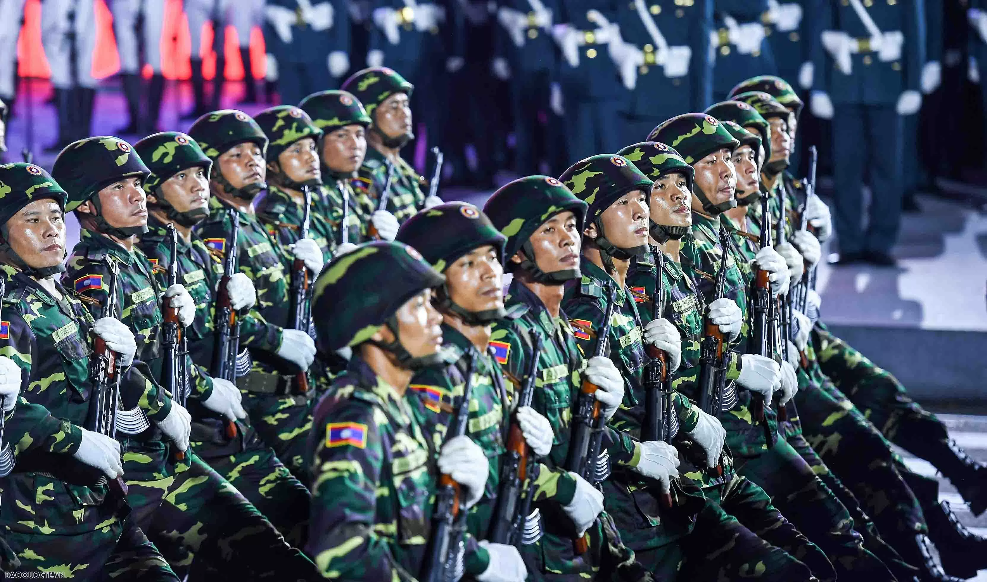 Hình ảnh quân đội Trung Quốc, Lào và Campuchia diễu binh tại Việt Nam