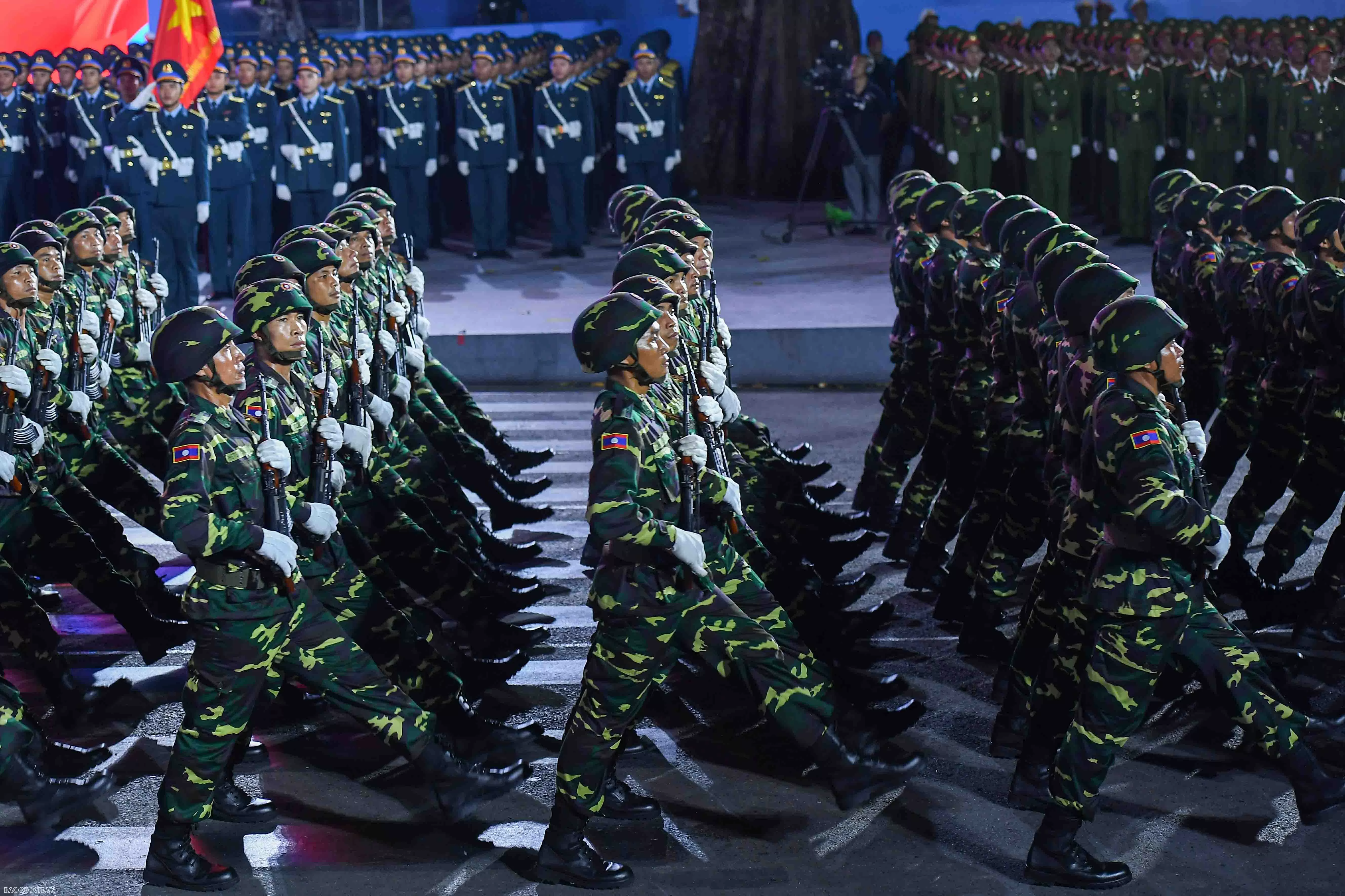 Hình ảnh quân đội Trung Quốc, Lào và Campuchia diễu binh tại Việt Nam