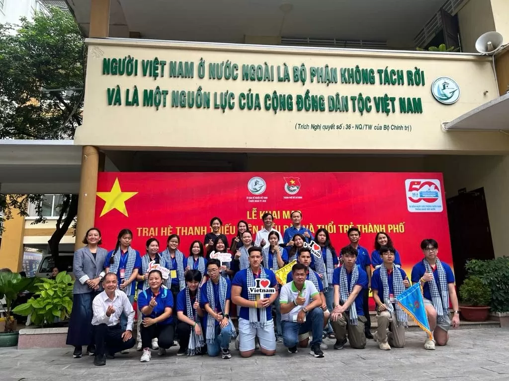 Kiều bào trẻ khám phá hành trình đất phương Nam