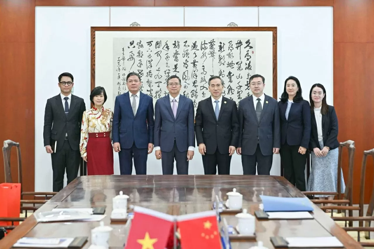 CCPIT sẵn sàng cùng với Đại sứ quán và các bộ, ngành liên quan của Việt Nam phối hợp tổ chức các hoạt động giao lưu, kết nối doanh nghiệp, tổ chức hiệu quả và thực chất các Diễn đàn doanh nghiệp nhân chuyến thăm, làm việc của Lãnh đạo cấp cao hai nước.