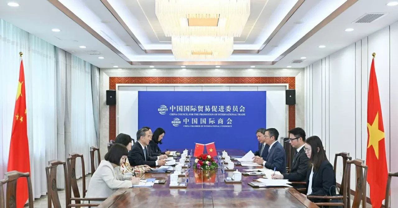 Toàn cảnh buổi làm việc.