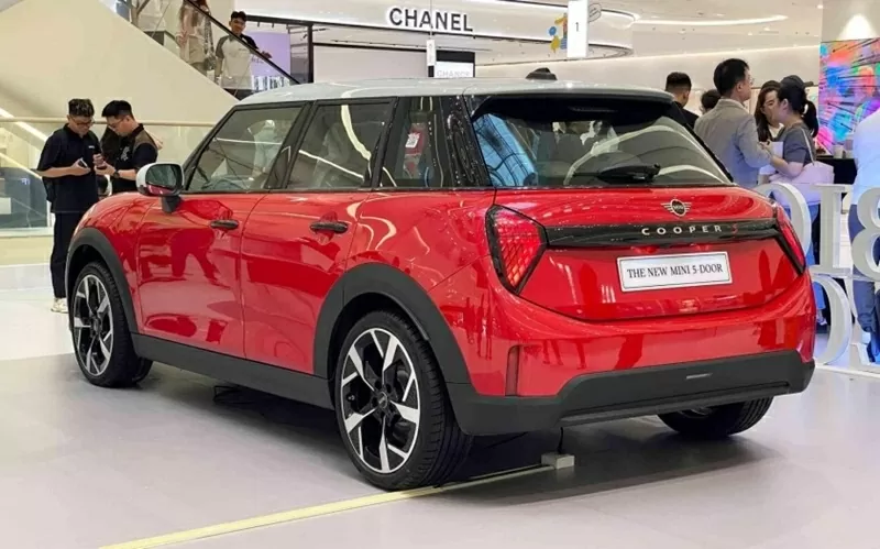 Đèn hậu LED có thiết kế mới hình tam giác độc đáo