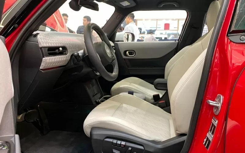 MINI Cooper 2025 được phối ghế da Vescin hai tông màu sang trọng MINI Cooper 2025 được phối ghế da Vescin hai tông màu sang trọng