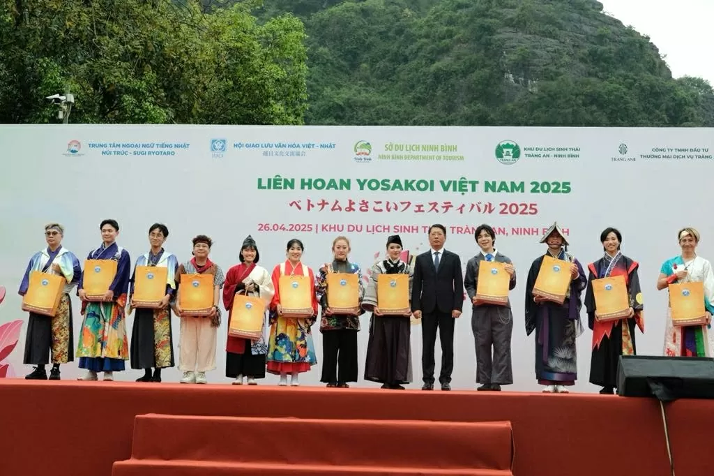 Lần đầu tiên Liên hoan Yosakoi được tổ chức ở Ninh Bình Lần đầu tiên Liên hoan Yosakoi được tổ chức ở Ninh Bình