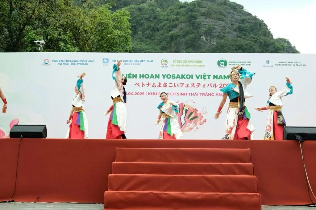 Lần đầu tiên Liên hoan Yosakoi được tổ chức ở Ninh Bình Lần đầu tiên Liên hoan Yosakoi được tổ chức ở Ninh Bình