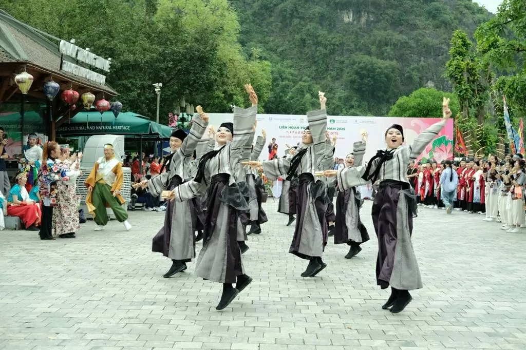 Lần đầu tiên Liên hoan Yosakoi được tổ chức ở Ninh Bình Lần đầu tiên Liên hoan Yosakoi được tổ chức ở Ninh Bình