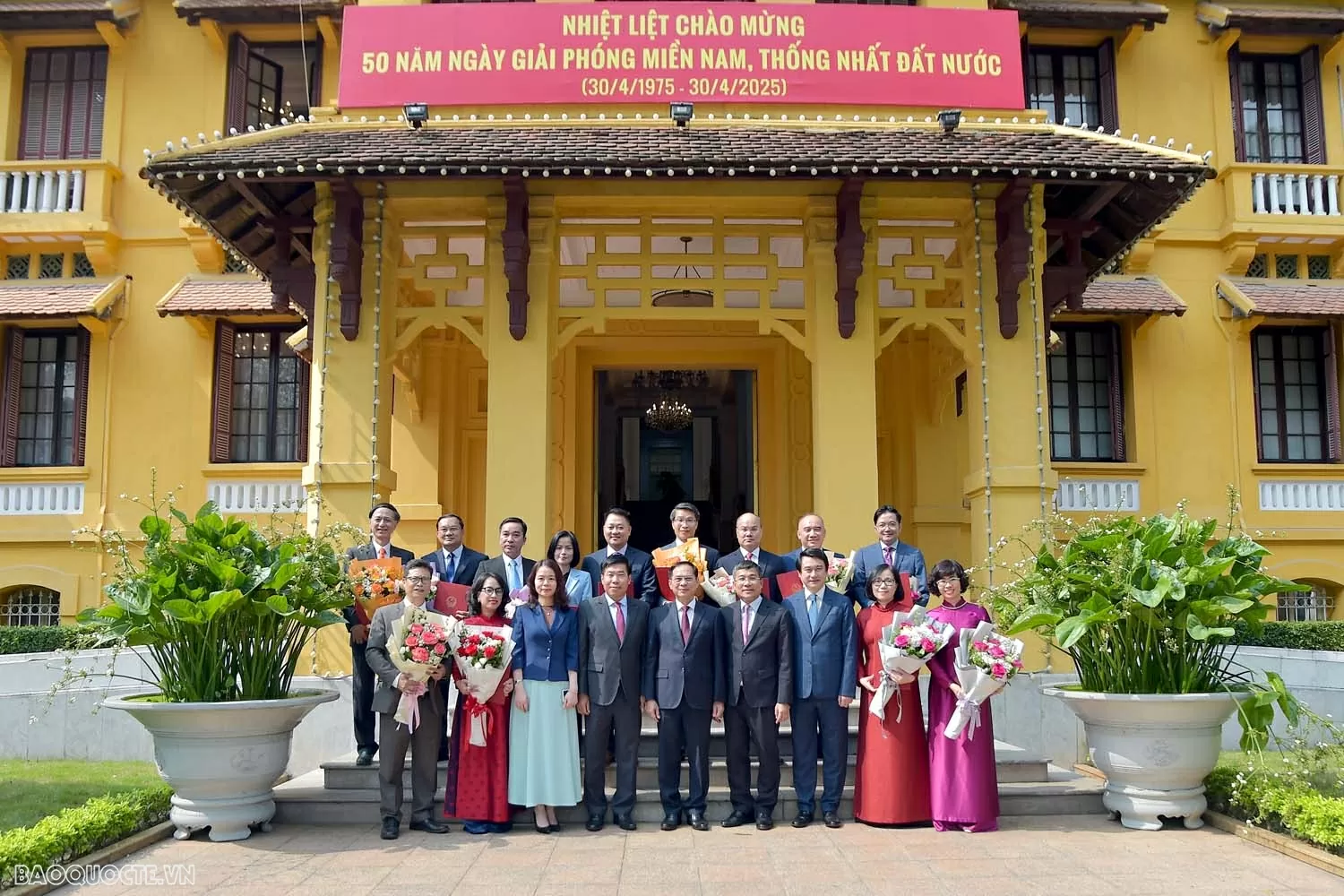 Bộ Ngoại giao tổ chức lễ công bố và trao quyết định điều động, bổ nhiệm cán bộ lãnh đạo quản lý Bộ Ngoại giao tổ chức lễ công bố và trao quyết định điều động, bổ nhiệm cán bộ lãnh đạo quản lý