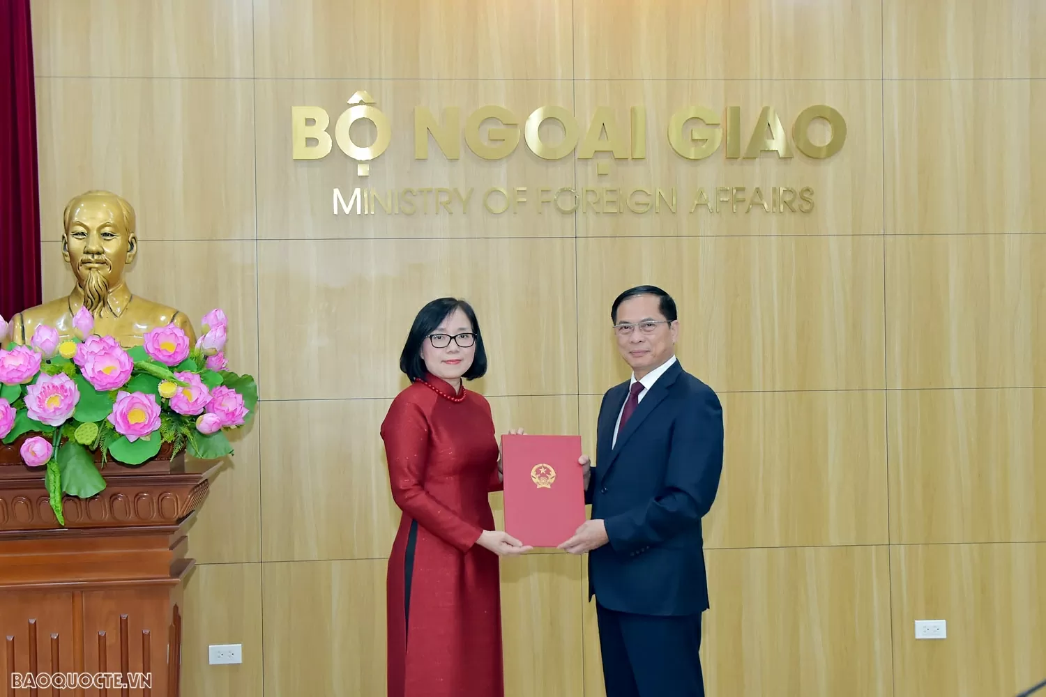 Bộ Ngoại giao tổ chức lễ công bố và trao quyết định điều động, bổ nhiệm cán bộ lãnh đạo quản lý