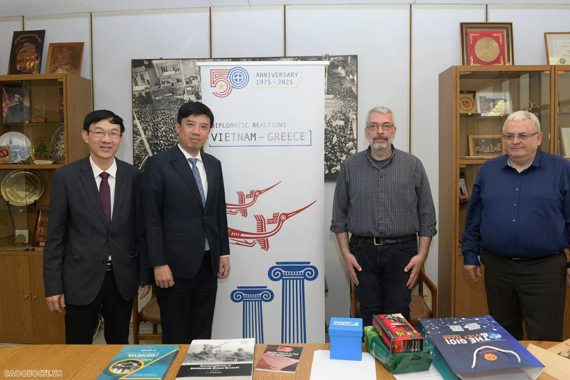 TBT thăm và làm việc với Báo Hy Lạp TBT thăm và làm việc với Báo Hy Lạp