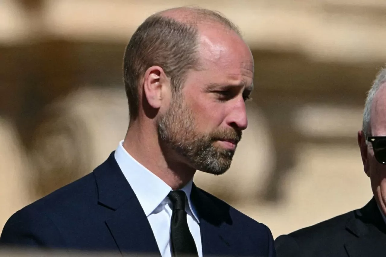 Thân vương William, đại diện cho Hoàng gia Anh, cũng có mặt tại Thánh lễ tang từ sớm. (Nguồn: CNN)