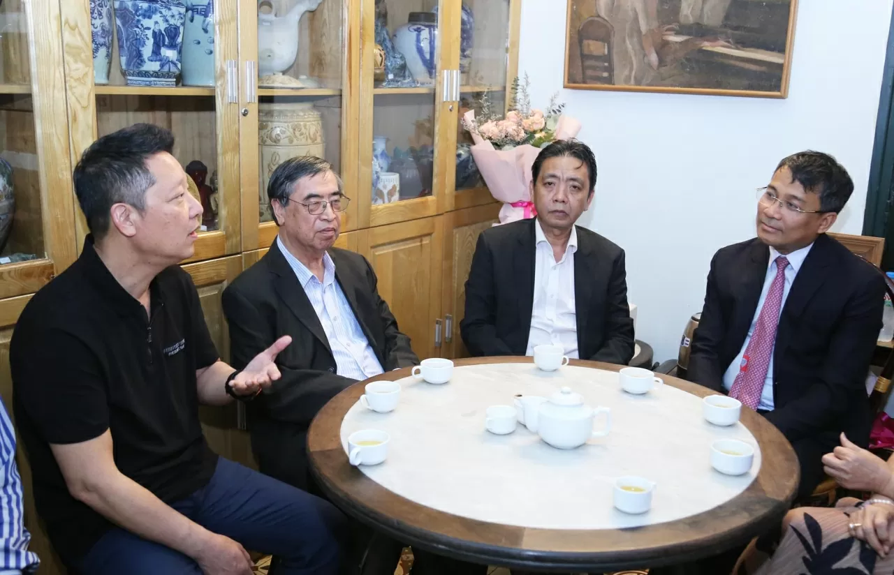 Giáo sư, Nhạc trưởng Lê Phi Phi cam kết tiếp tục gìn giữ, phát huy giá trị di sản âm nhạc của cố Nhạc sĩ, lan tỏa đến đông đảo công chúng trong nước và quốc tế. (Ảnh: Thành Long)