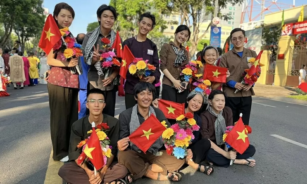 50 năm Ngày Giải phóng miền Nam, thống nhất đất nước: Dàn nghệ sĩ chuẩn bị tổng duyệt diễu binh từ 2-3h sáng