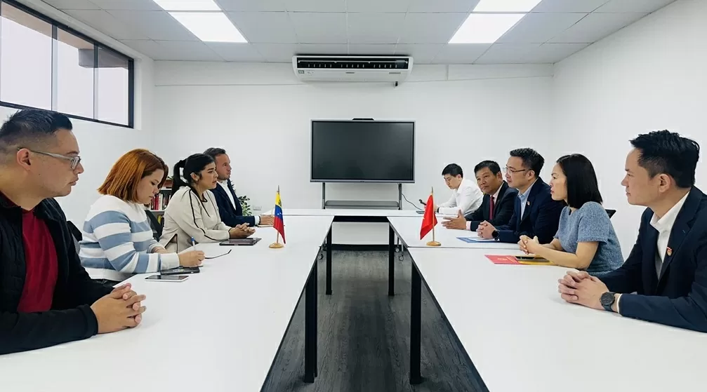 Tổng thống Venezuela: Thế hệ trẻ Việt Nam viết tiếp trang sử hào hùng của Đại thắng mùa Xuân năm 1975 Tổng thống Venezuela: Thế hệ trẻ Việt Nam viết tiếp trang sử hào hùng của Đại thắng mùa Xuân năm 1975