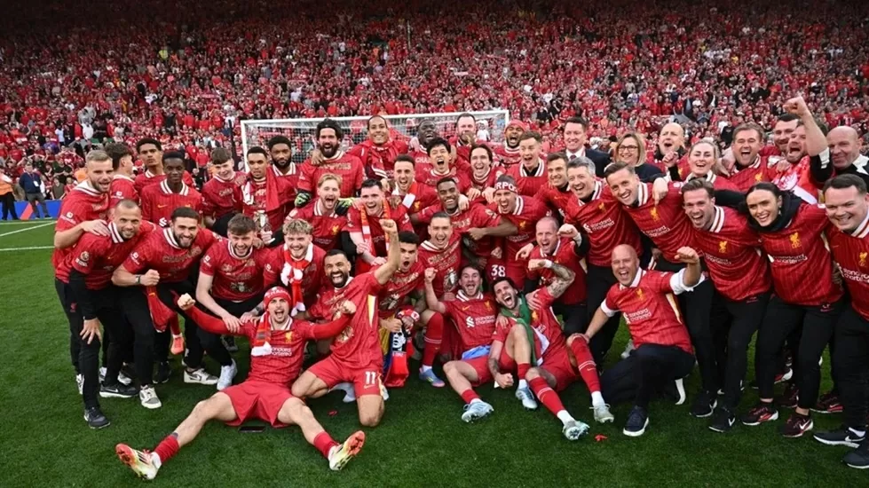 Lần thứ 20 lên ngôi Ngoại hạng Anh, Liverpool cân bằng kỷ lục của Man Utd Lần thứ 20 lên ngôi Ngoại hạng Anh, Liverpool cân bằng kỷ lục của Man Utd