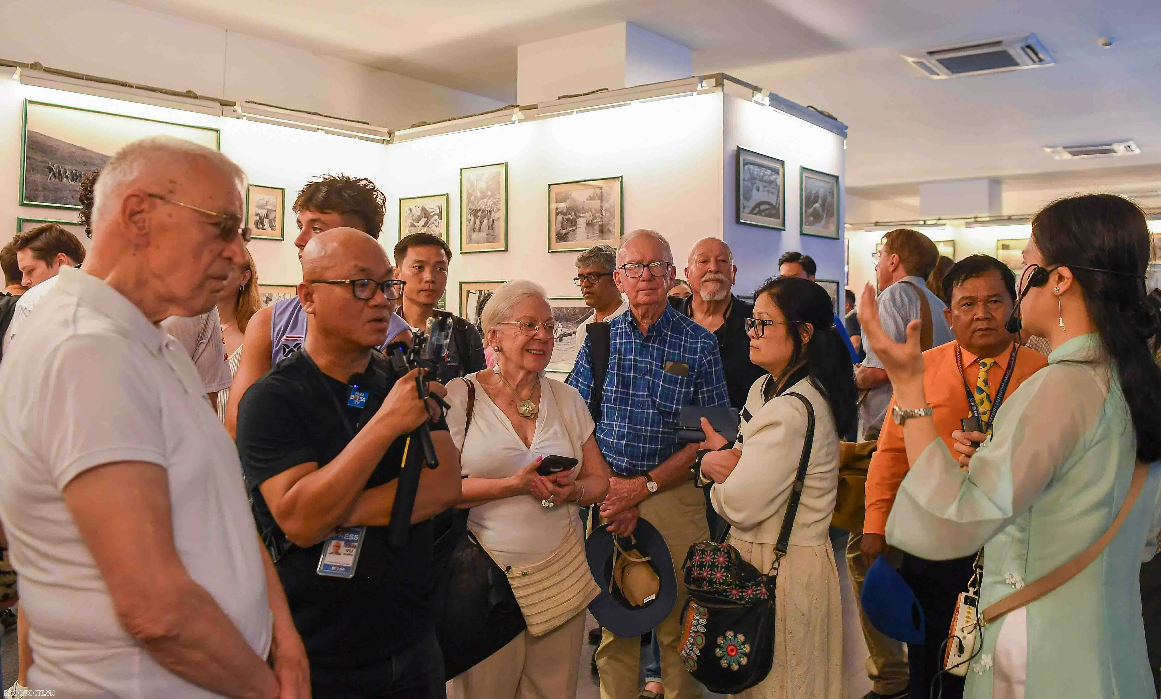 Cuộc gặp của ‘người Mỹ nói tiếng Việt, người Việt nói tiếng Mỹ’ nhưng chung tình yêu Việt Nam