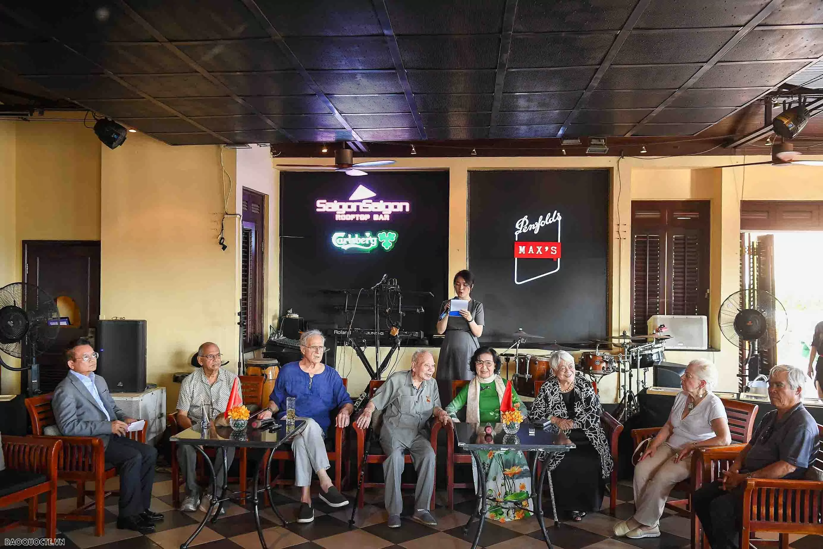 Cuộc gặp của ‘người Mỹ nói tiếng Việt, người Việt nói tiếng Mỹ’ nhưng chung tình yêu Việt Nam