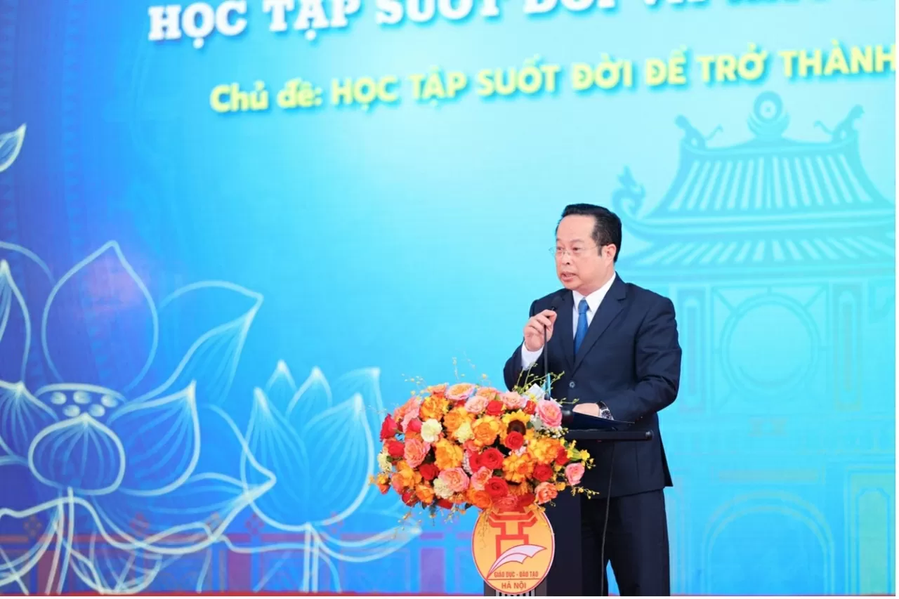 Ông Trần Thế Cương - Giám đốc Sở GDĐT Hà Nội phát biểu khai mạc diễn đàn.