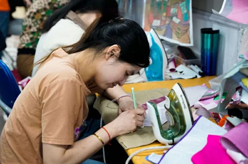 Chị Ngọc trong giờ làm việc