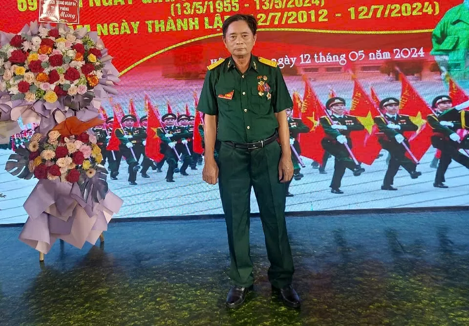 Ký ức về một 'thời hoa đỏ' Ký ức về một 'thời hoa đỏ'