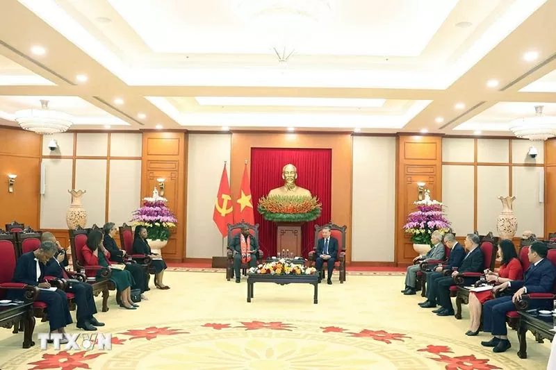 Tổng Bí thư Tô Lâm tiếp Tổng Thư ký Đảng Mặt trận giải phóng Mozambique