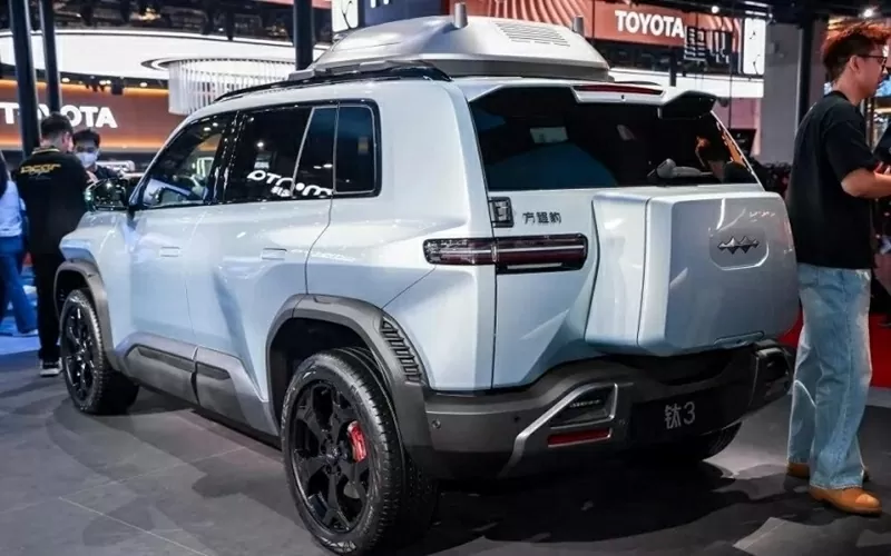 BYD Tai 3 nhỏ gọn hơn đáng kể so với người Cận cảnh SUV điện BYD Tai 3 vừa trình làng tại Trung Quốc