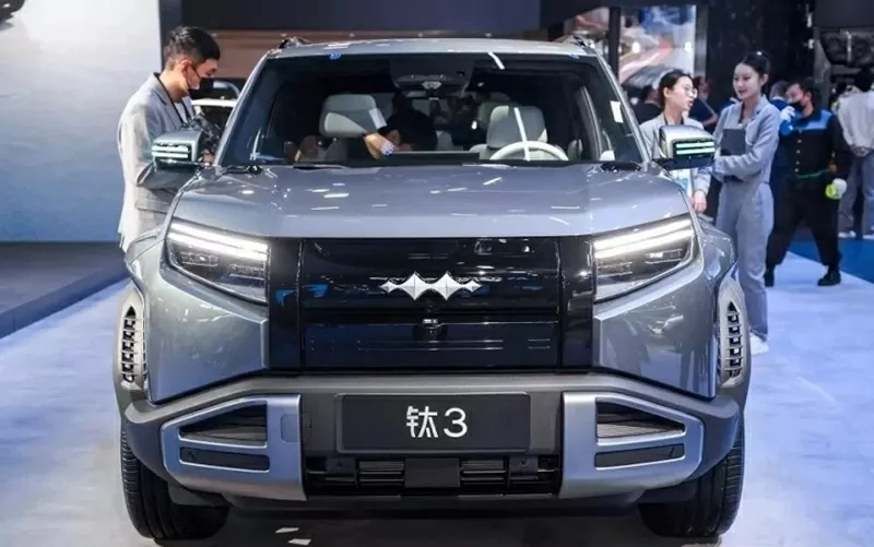 BYD Tai 3 là mẫu ô tô điện đầu tiên của Fang Cheng Bao BYD Tai 3 là mẫu ô tô điện đầu tiên của Fang Cheng Bao